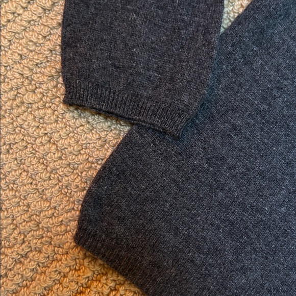 Charter Club Dark Gray V-Neck cashmere Sweater - Picture 4 of 6